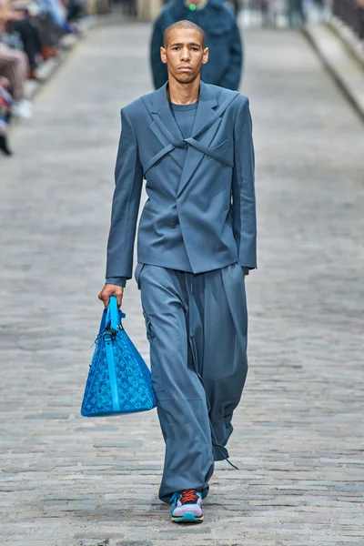 Look 38